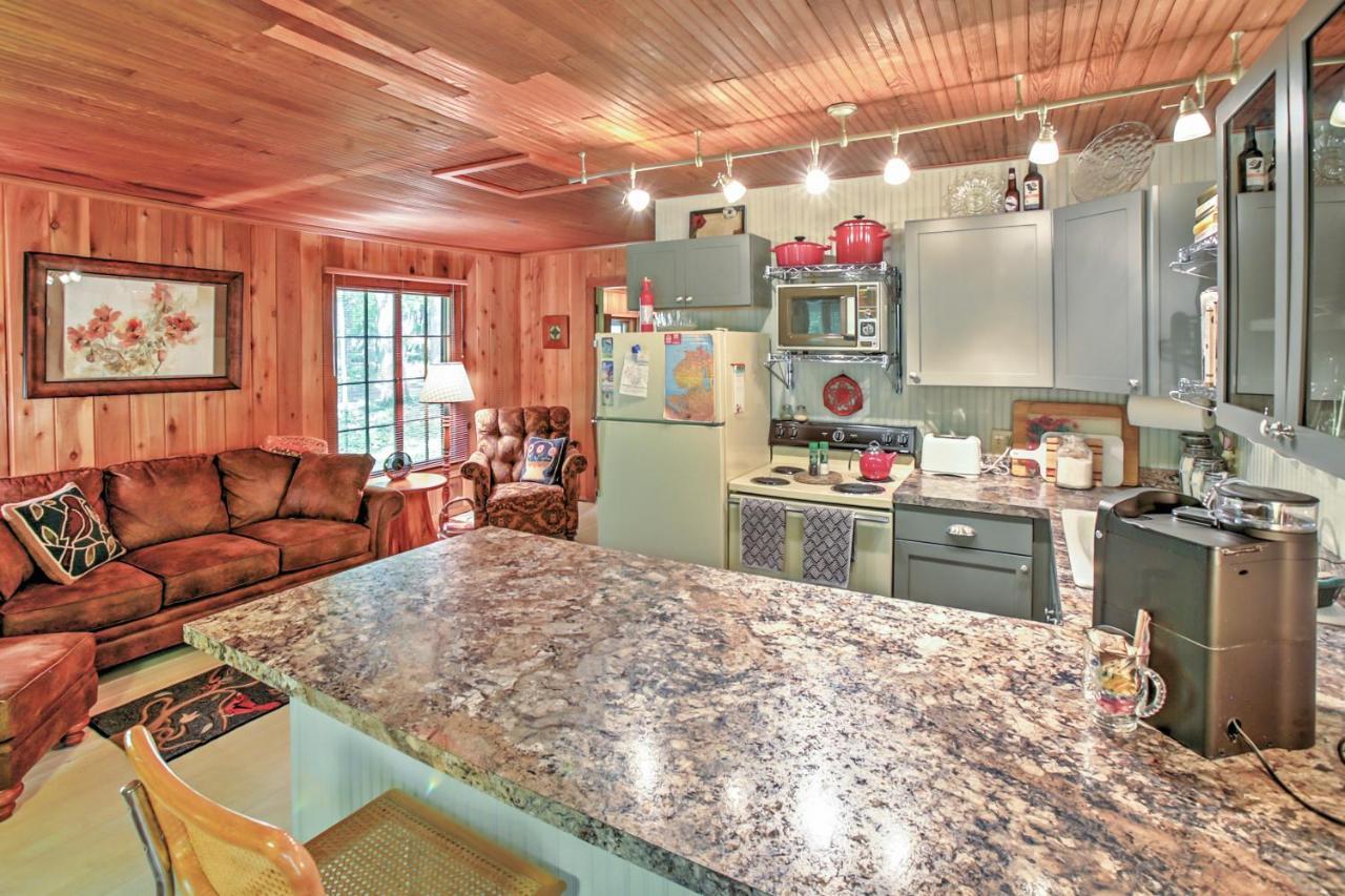 Pet-Friendly One Crow Cottage In Harbor Springs! Екстериор снимка